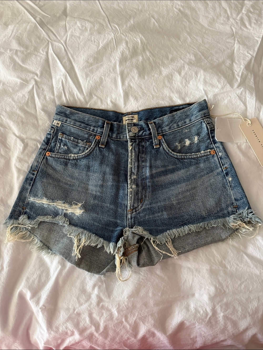 NWT Citizens of Humanity Danielle Cutoff Shorts. Size 24